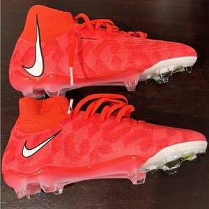 Nike Women’s Phantom Luna Elite FG Firm Ground Soccer Cleat